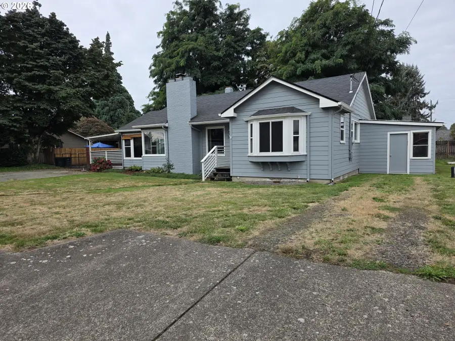 733 2nd St, Woodland, WA 98674 - #2