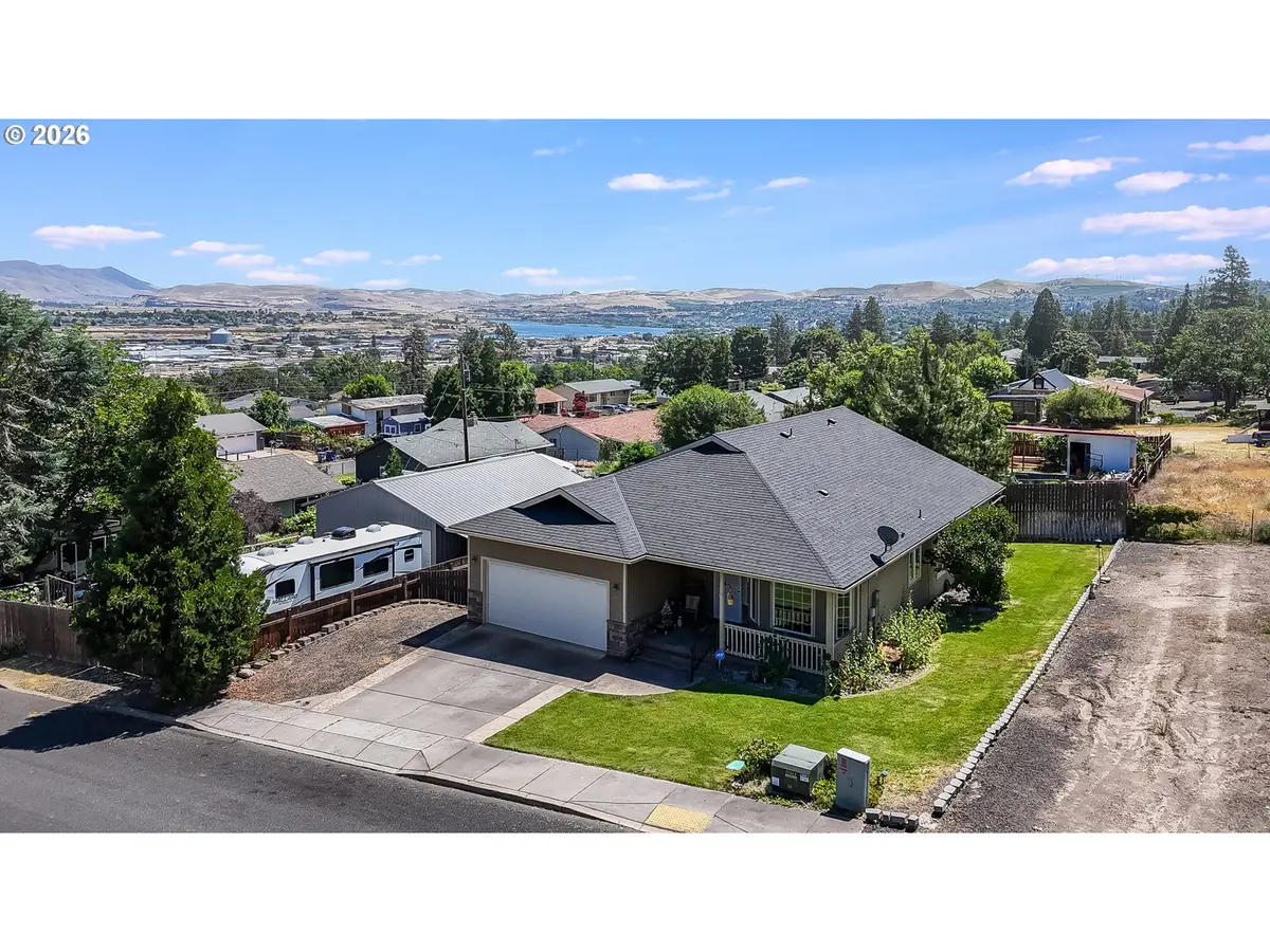 1490 Elberta St, The Dalles, OR 97058 - #1