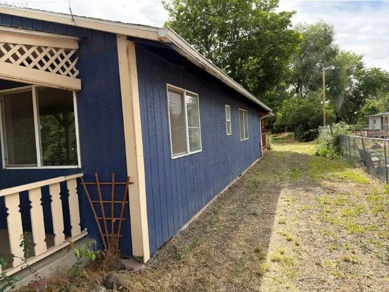 2708 N Cherry St, La Grande, OR 97850 - #3