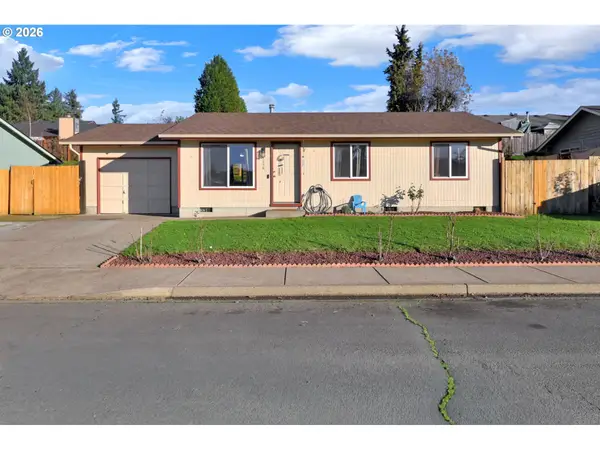 1336 S 7th St, CottageGrove, OR 97424