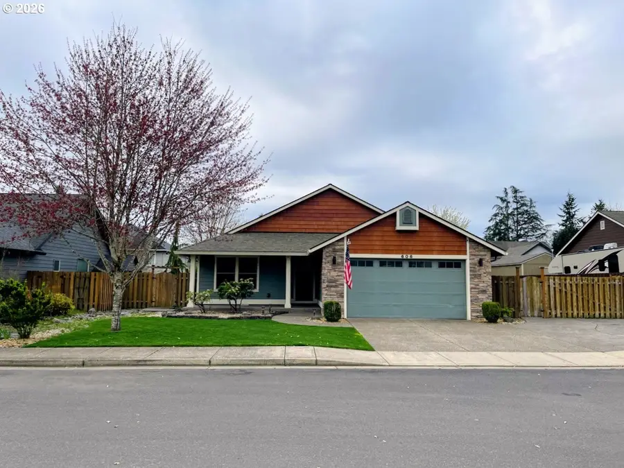 606 E Johnson St, Carlton, OR 97111 - #2