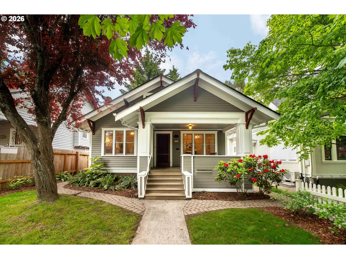 3203 SE Tibbetts St, Portland, OR 97202 - #1