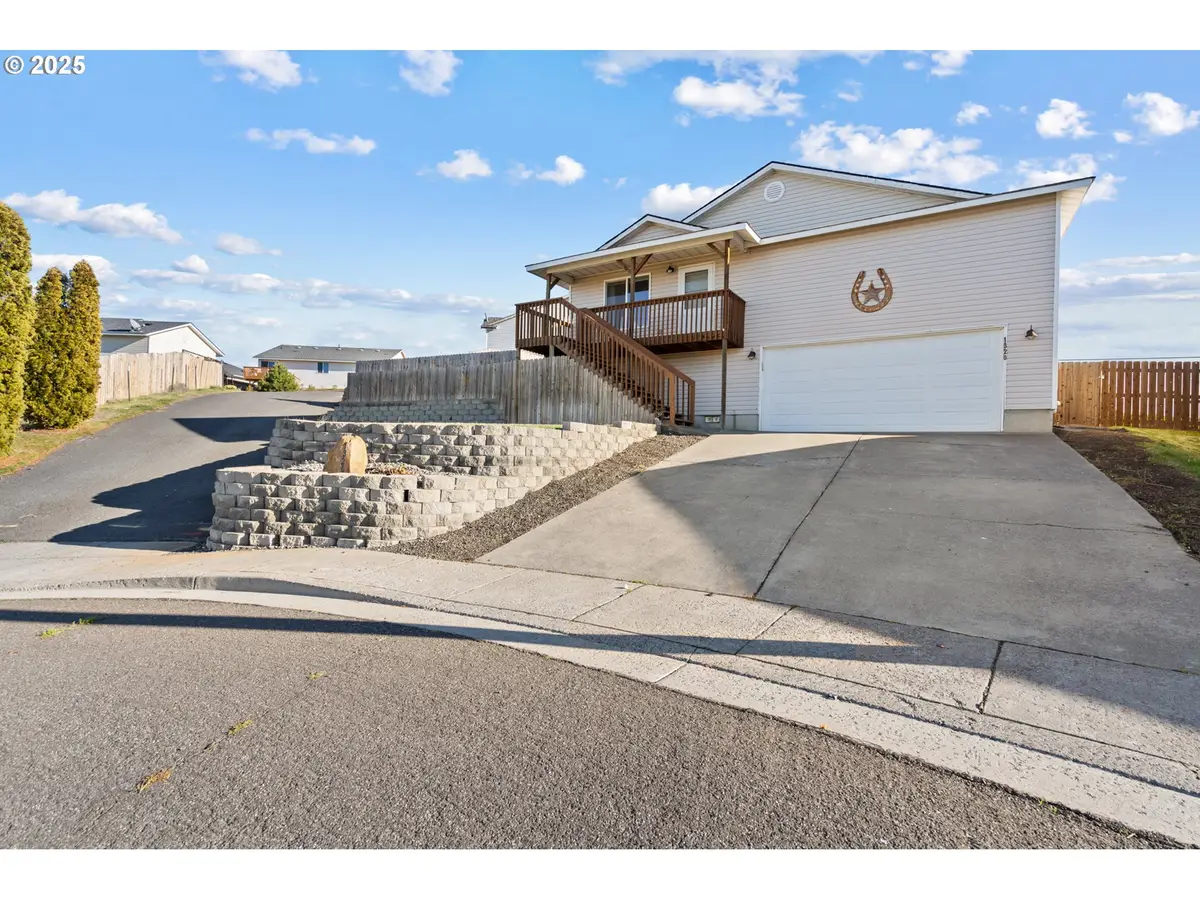 1320 SW 11th Ct, Pendleton, OR 97801 - Image #1