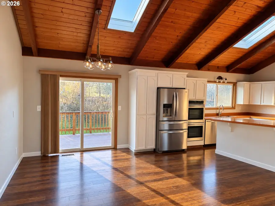 1182 Jackson Ave, Bandon, OR 97411 - #3