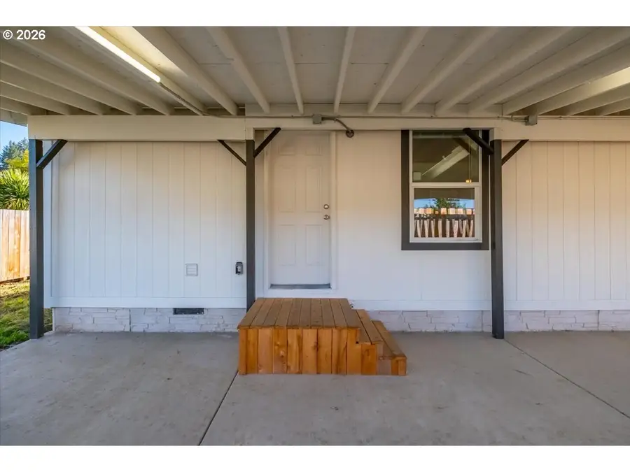 1228 47th Ave, Sweet Home, OR 97386 - #3