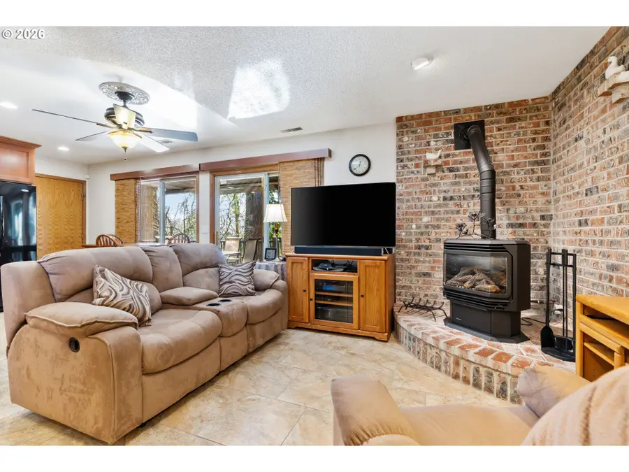 3362 SE Willow St, Hillsboro, OR 97123 - #3