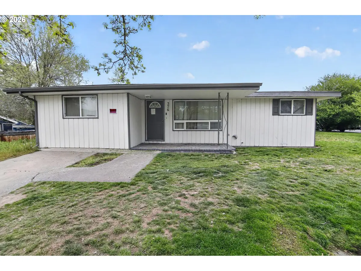376 NE Chestnut St, Madras, OR 97741 - #1