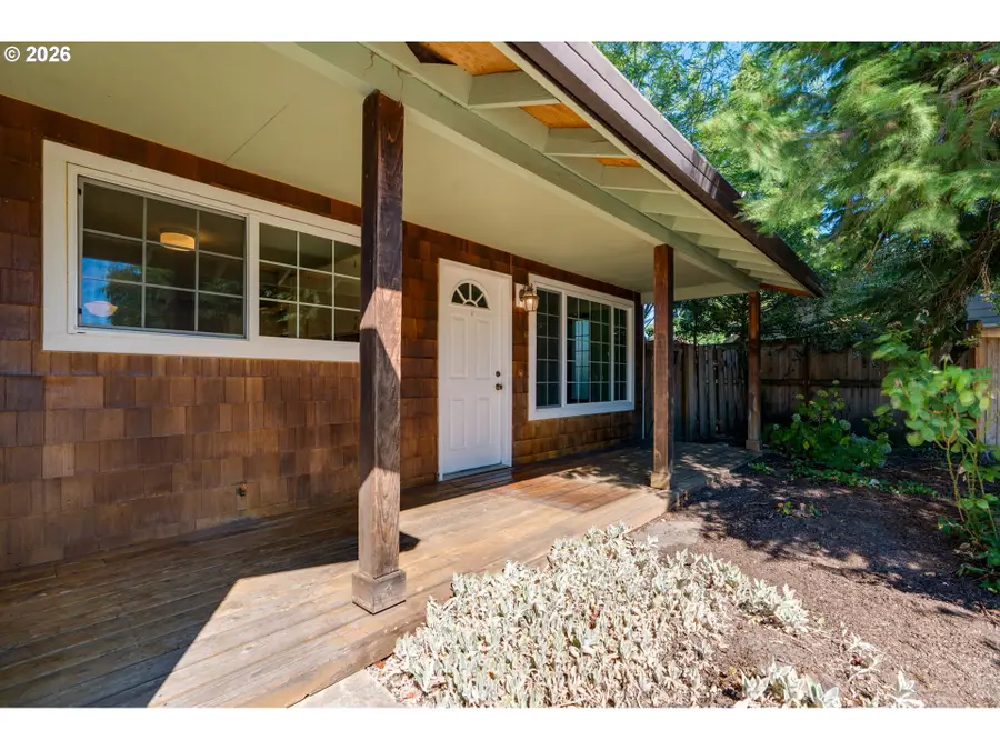 3005 E Lindquist Ct, Newberg, OR 97132 - #2