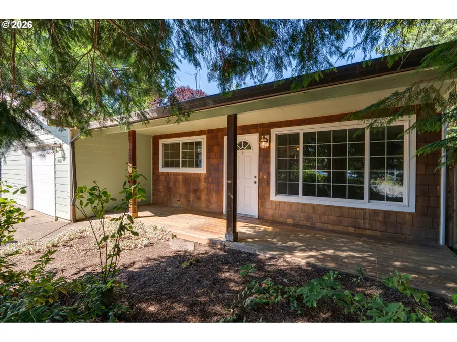 3005 E Lindquist Ct, Newberg, OR 97132 - #3