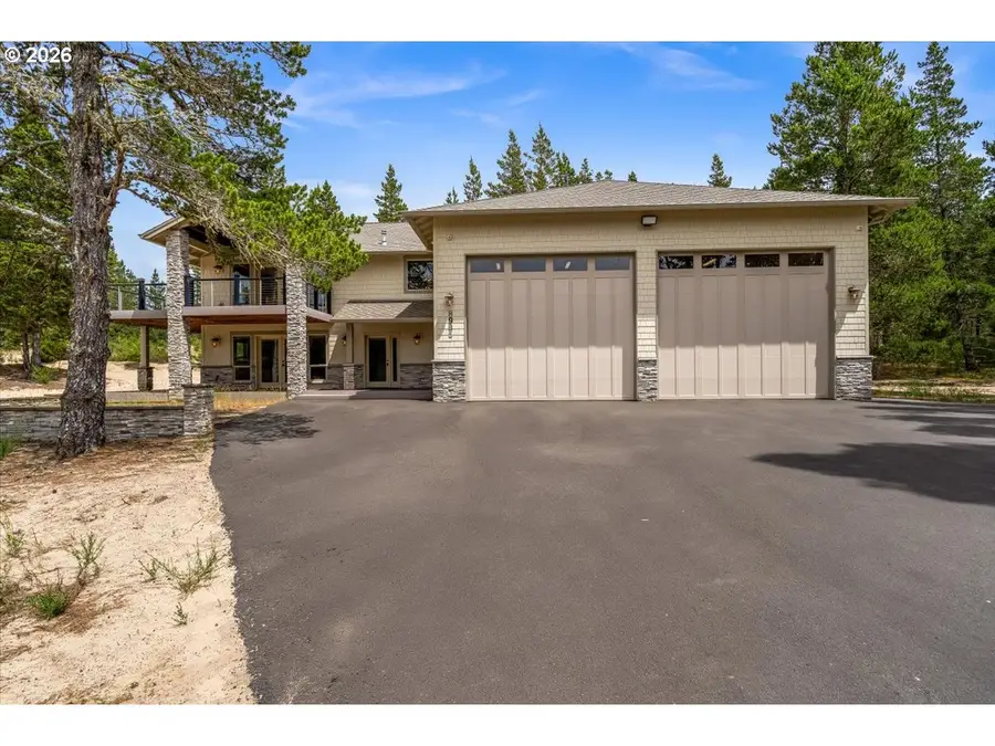 8985 Sandy Heights Rd, Cloverdale, OR 97112 - #2