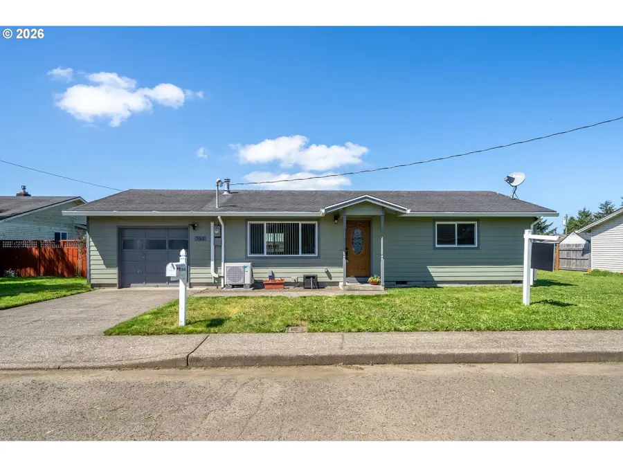 702 Ash Ave, Tillamook, OR 97141 - #3