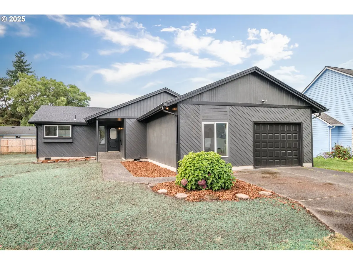 2421 Hickory Ave, Longview, WA 98632 - Image #1