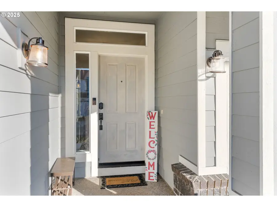 16270 SE Jasper Dr, Damascus, OR 97089 - Image #3