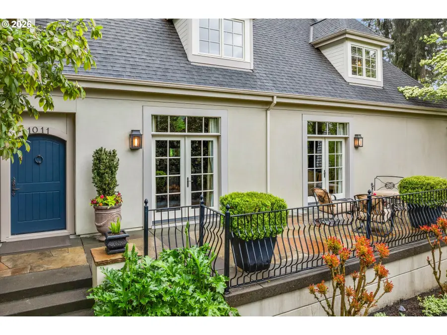 1011 Troon Rd, Lake Oswego, OR 97034 - #2