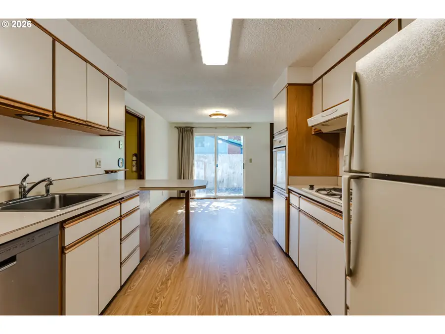 310 E 48th Ave, Eugene, OR 97405 - #3