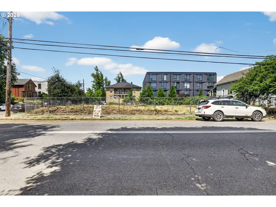 1121 SE Lincoln St, Portland, OR 97214 - #2