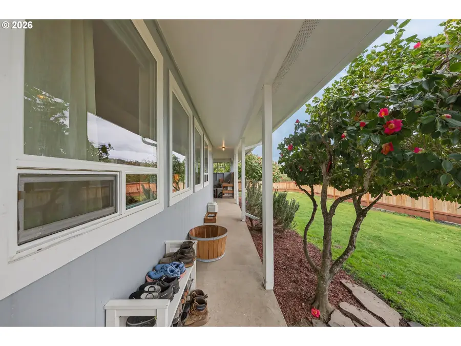 2153 SE Ohio Ave, Roseburg, OR 97470 - #2