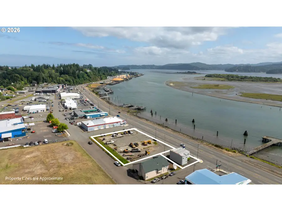1685 N Bayshore Dr, Coos Bay, OR 97420 - #2