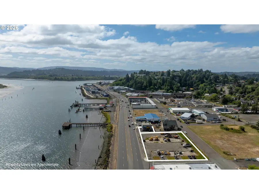 1685 N Bayshore Dr, Coos Bay, OR 97420 - #3