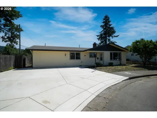 1081 E Jackson Ave, CottageGrove, OR 97424