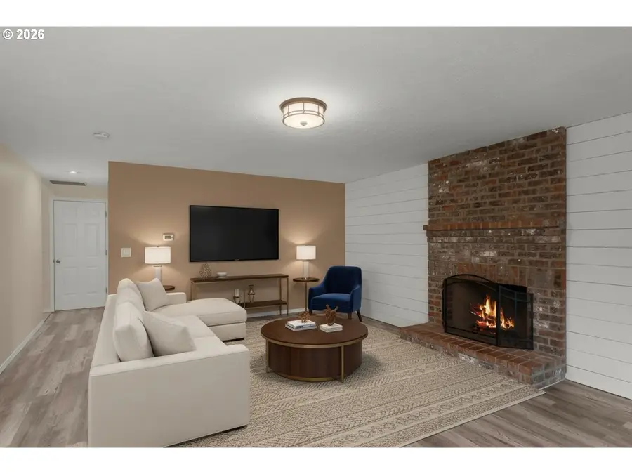 806 SE 73rd Ave, Hillsboro, OR 97123 - Image #3