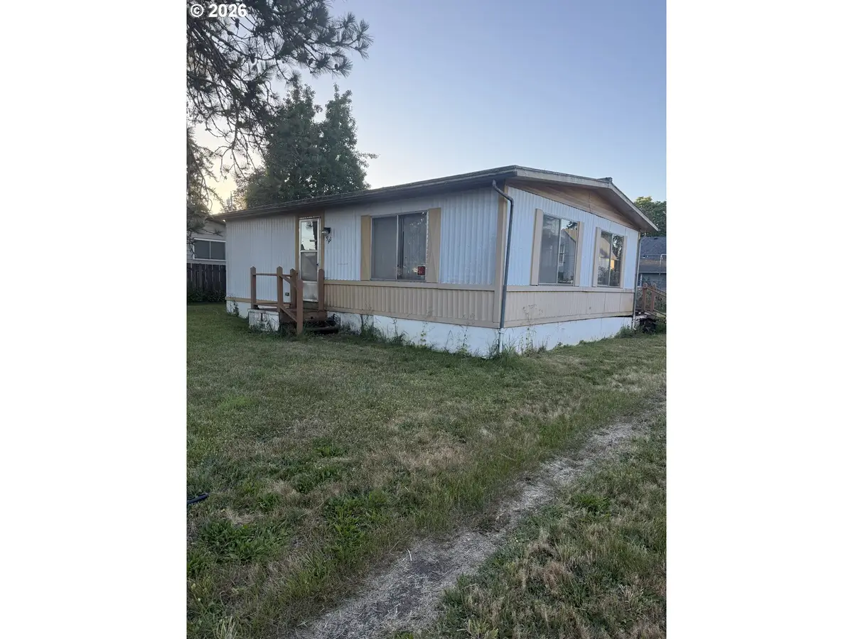 940 E 1st St, Yamhill, OR 97148 - #1