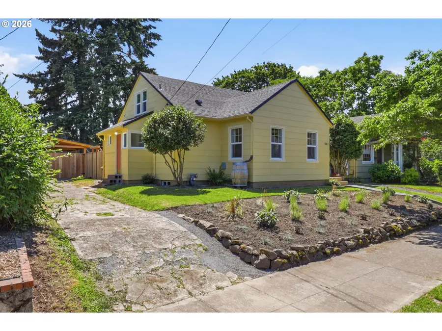 642 NE Holland St, Portland, OR 97211 - #2