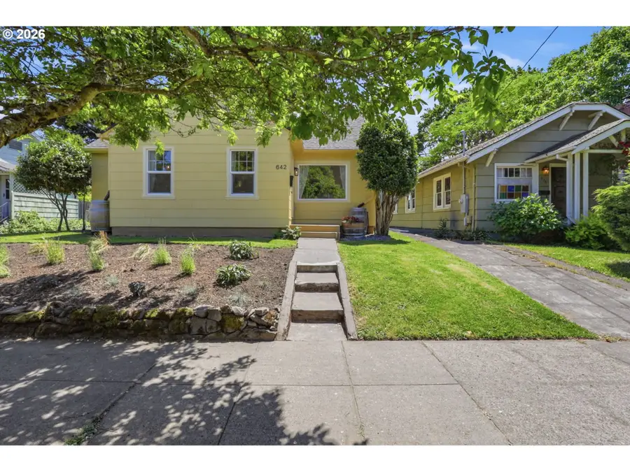 642 NE Holland St, Portland, OR 97211 - #3