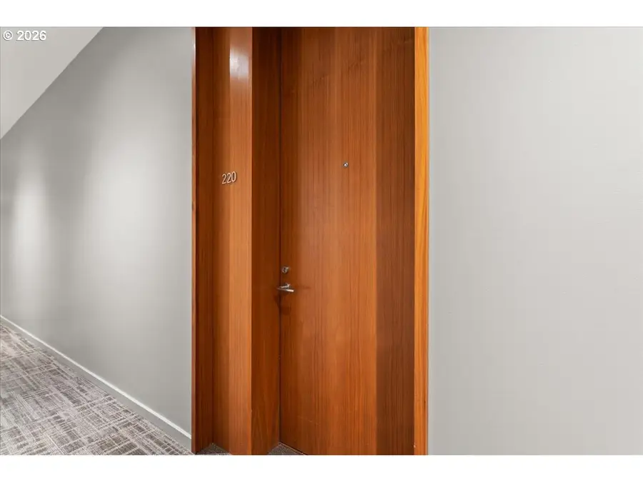 1075 NW Northrup St #220, Portland, OR 97209 - #3