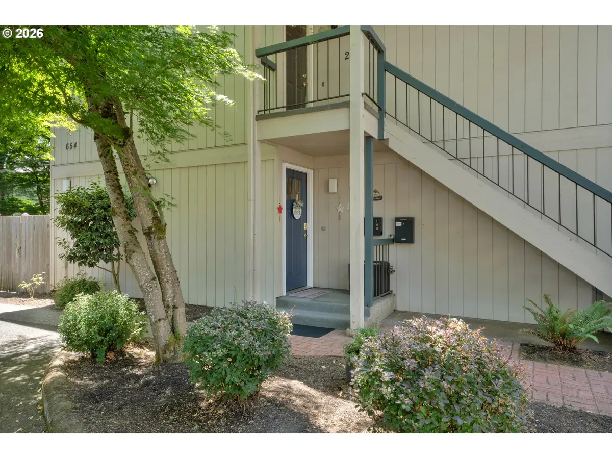 654 Cherry Dr #1, Eugene, OR 97401 - #1