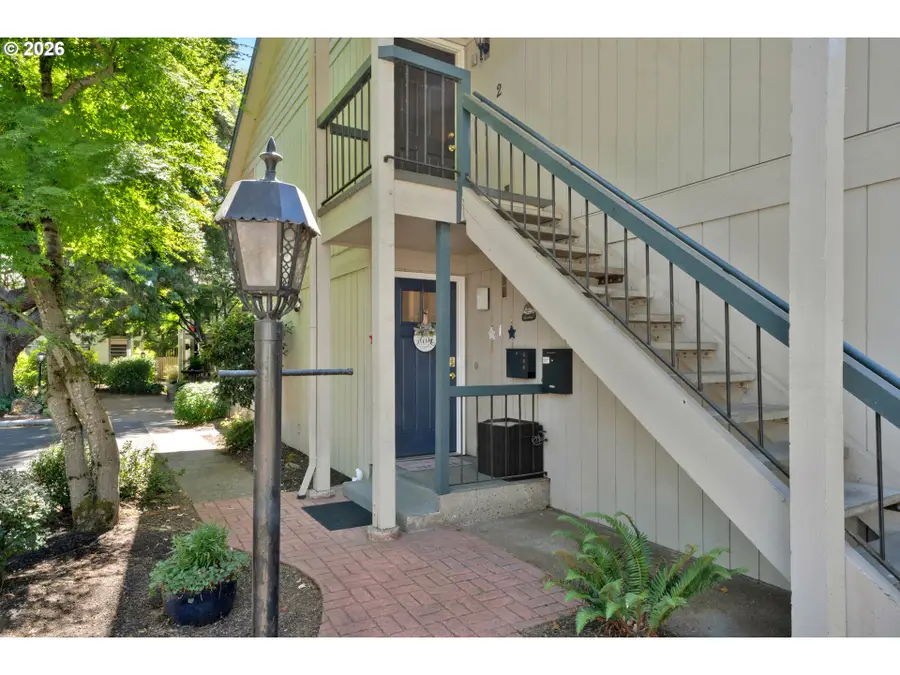 654 Cherry Dr #1, Eugene, OR 97401 - #2