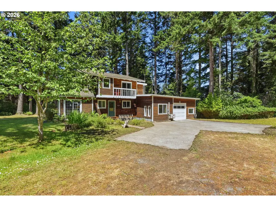88245 Cardinal Ln, Bandon, OR 97411 - #2