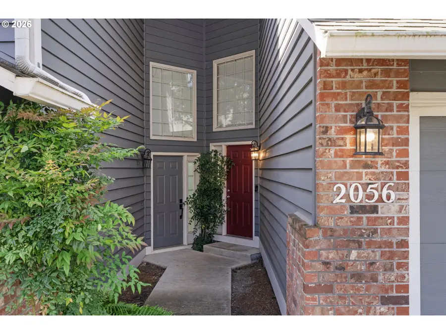 2056 Sunray Cir, West Linn, OR 97068 - #2
