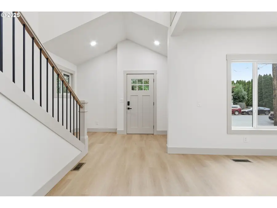 437 NE Fargo St, Portland, OR 97212 - Image #3