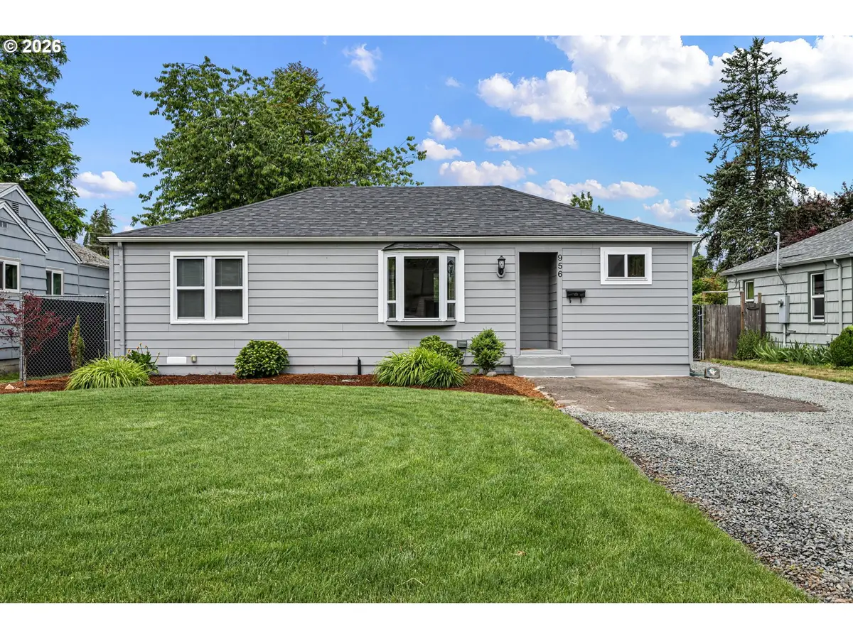 956 1st St, Springfield, OR 97477 - #1