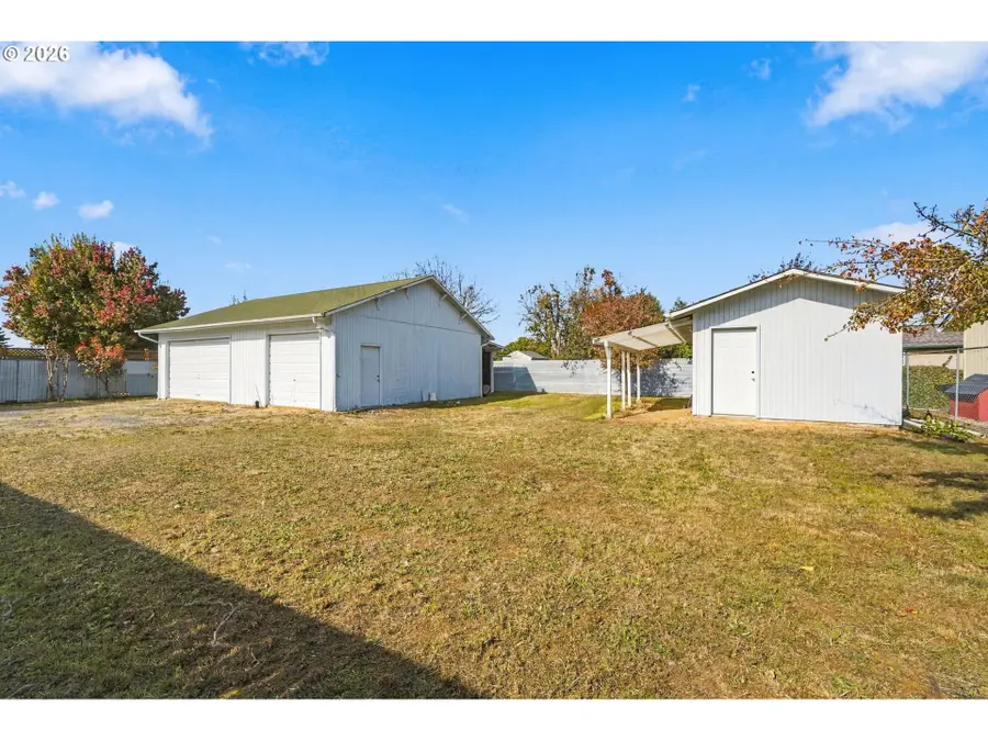 1424 T St, Springfield, OR 97477 - #2