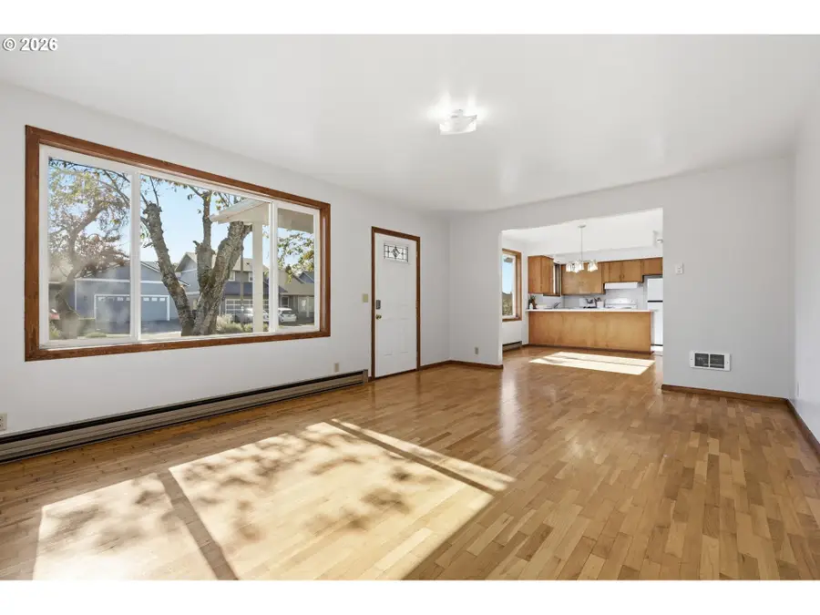 1424 T St, Springfield, OR 97477 - #3