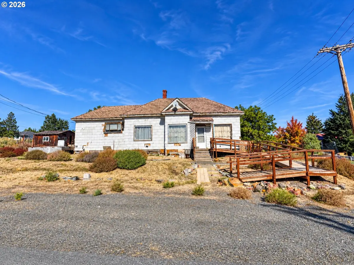 303 W Court St, Condon, OR 97823 - #1