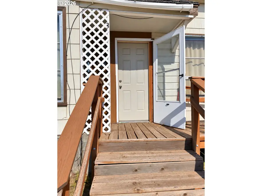 303 W Court St, Condon, OR 97823 - #2