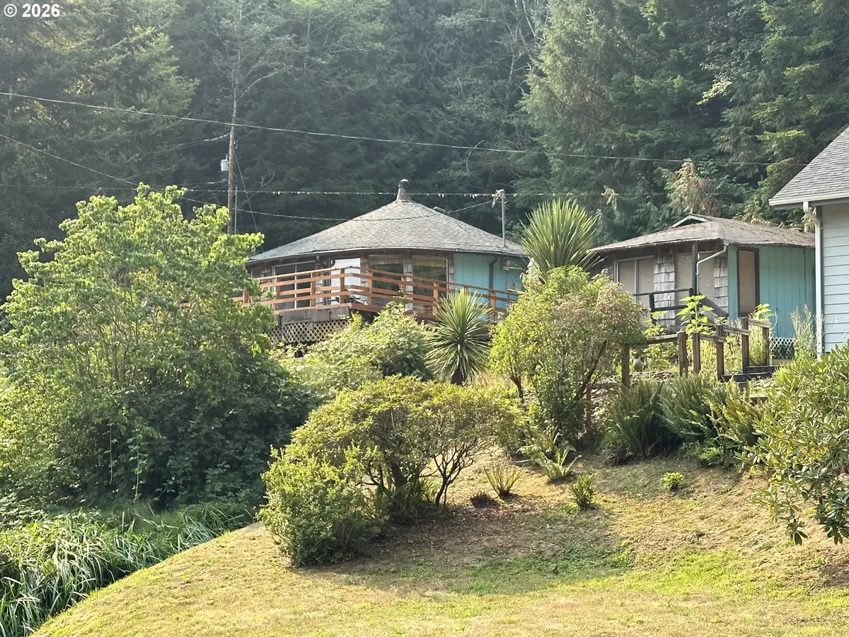 6064 Santa Rd, Florence, OR 97439 - #1