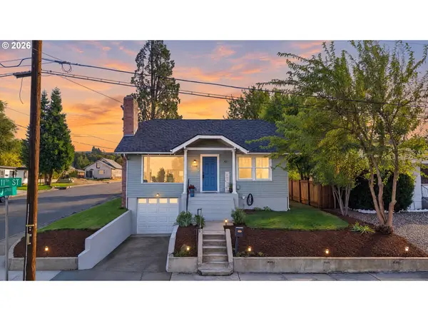 1218 E 11th St, TheDalles, OR 97058