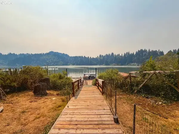 3139 S Tenmile Lk, Lakeside, OR 97449