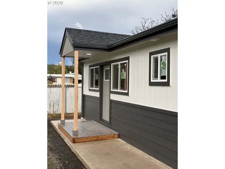 119 Walnut St, Tri City, OR 97457 - #3