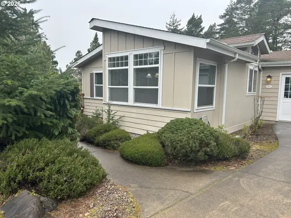 301 Manzanita Dr, Florence, OR 97439