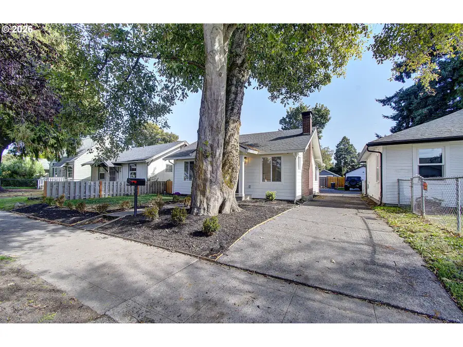 340 20th Ave, Longview, WA 98632 - #3