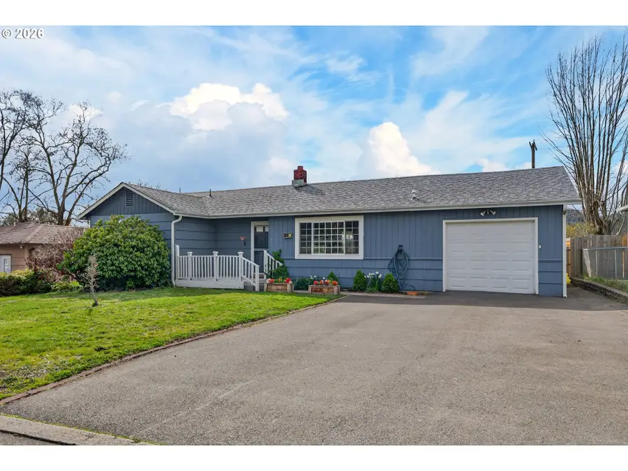 3058 NE Follett St, Roseburg, OR 97470 - #2