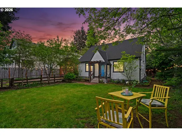 11944 SE Mill Ct, Portland, OR 97216