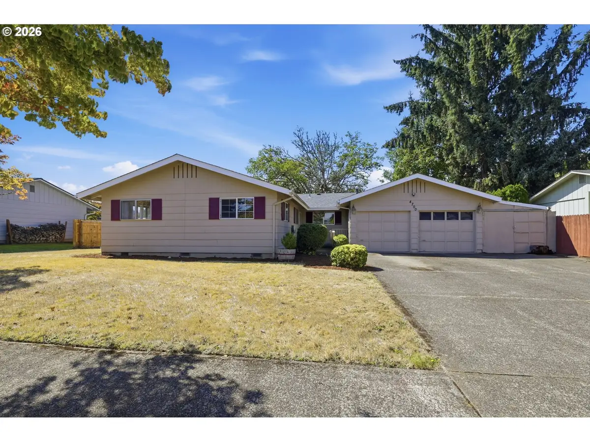 4700 Thunderbird St, Eugene, OR 97404 - #1