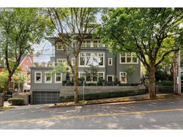 2172 SW Park Pl #C, Portland, OR 97205