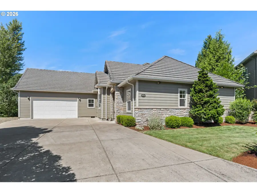 225 Pebble Beach Dr, Creswell, OR 97426 - #2